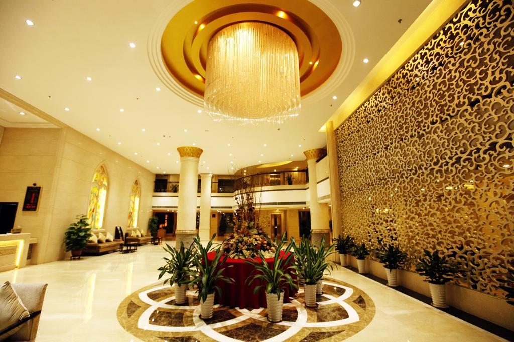 Nan Feng Business Hotel Guangzhou Exterior photo